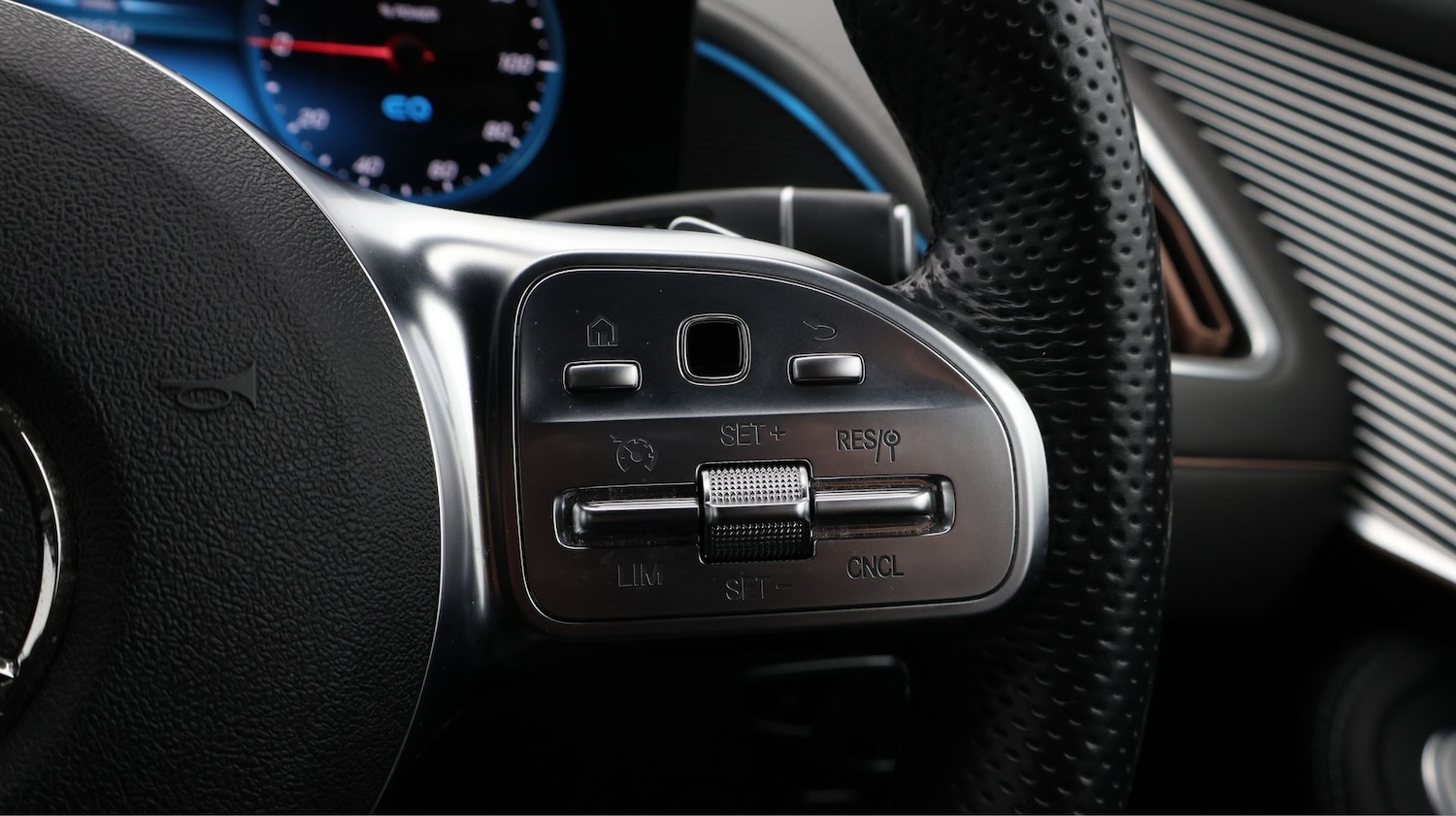 Used Mercedes-Benz EQC 2022 for sale - 77640902: Photo 25