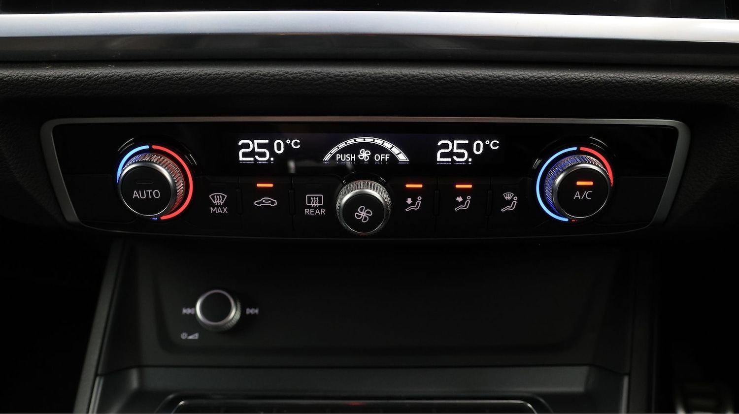 Used Audi Q3 for sale - 77298727: Photo 12