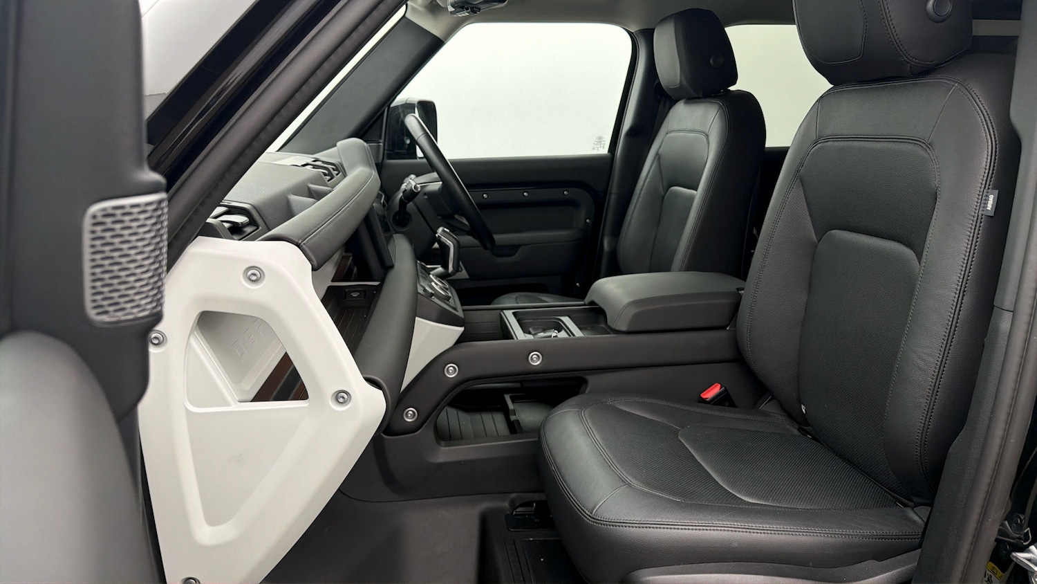 Used Land Rover Defender 2024 for sale - 77965766: Photo 13