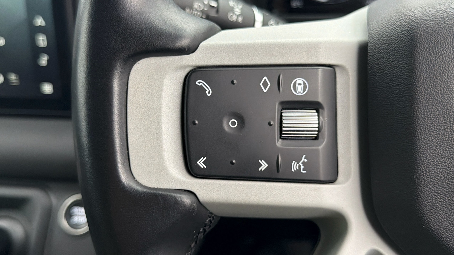 Used Land Rover Defender 2024 for sale - 77965766: Photo 21