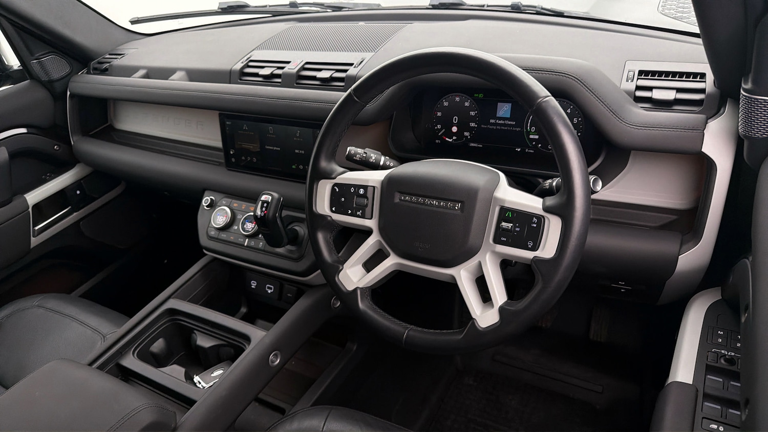 Used Land Rover Defender 2024 for sale - 77965766: Photo 9