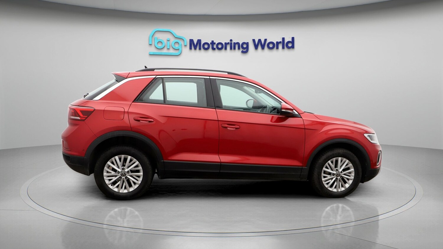 Used Volkswagen T-Roc 2023 for sale - 77746140: Photo 8