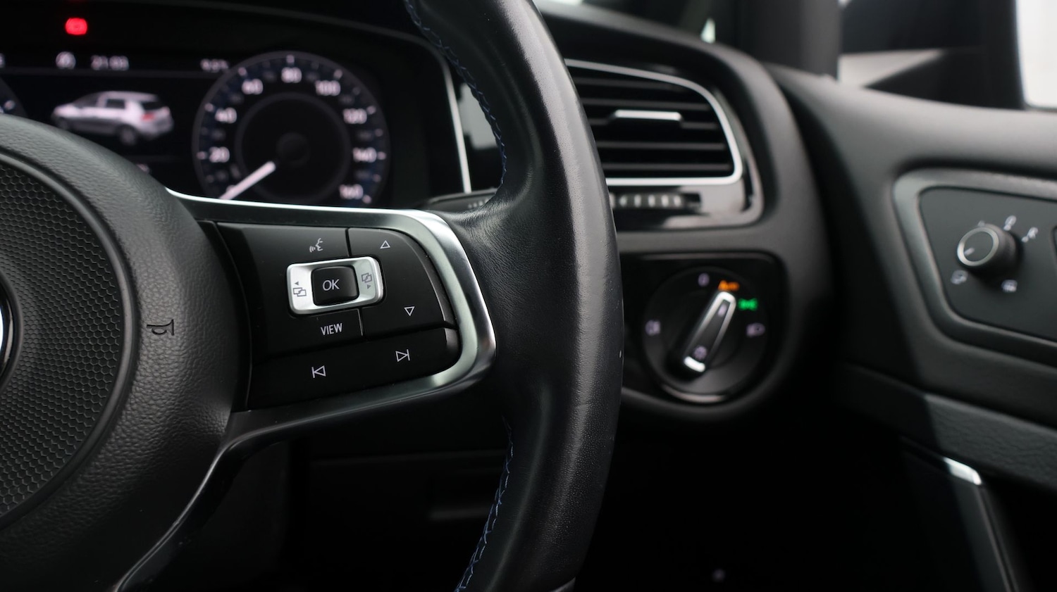 Used Volkswagen Golf 2020 for sale - 77931403: Photo 26