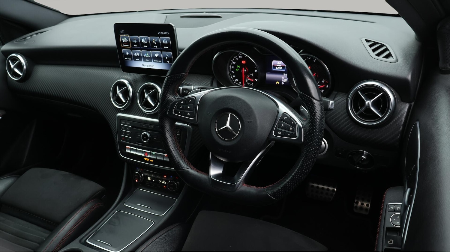 Used Mercedes-Benz A-Class 2018 for sale - 76432348: Photo 10