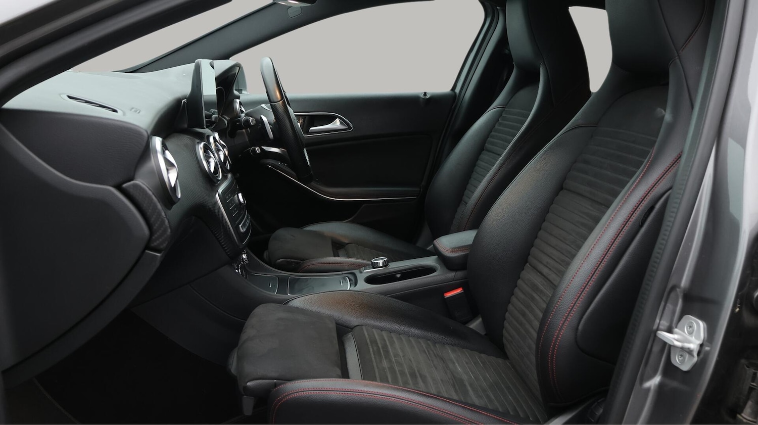 Used Mercedes-Benz A-Class 2018 for sale - 76432348: Photo 15