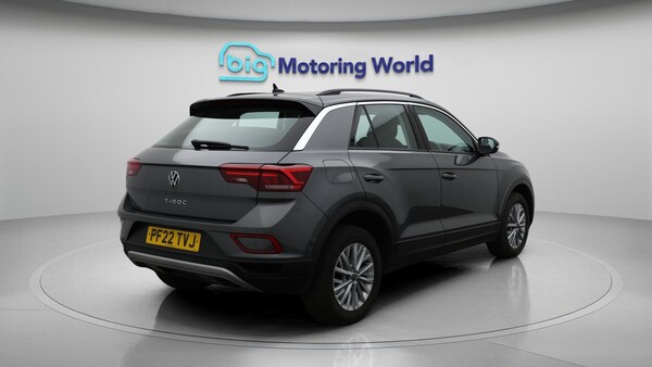 Used Volkswagen T-Roc 2022 for sale - 76215534: Photo 8