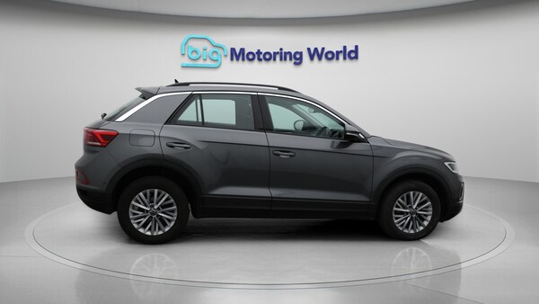 Used Volkswagen T-Roc 2022 for sale - 76215534: Photo 9