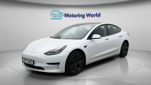 Used Tesla Model 3 2021 for sale - 76327369: Photo 4
