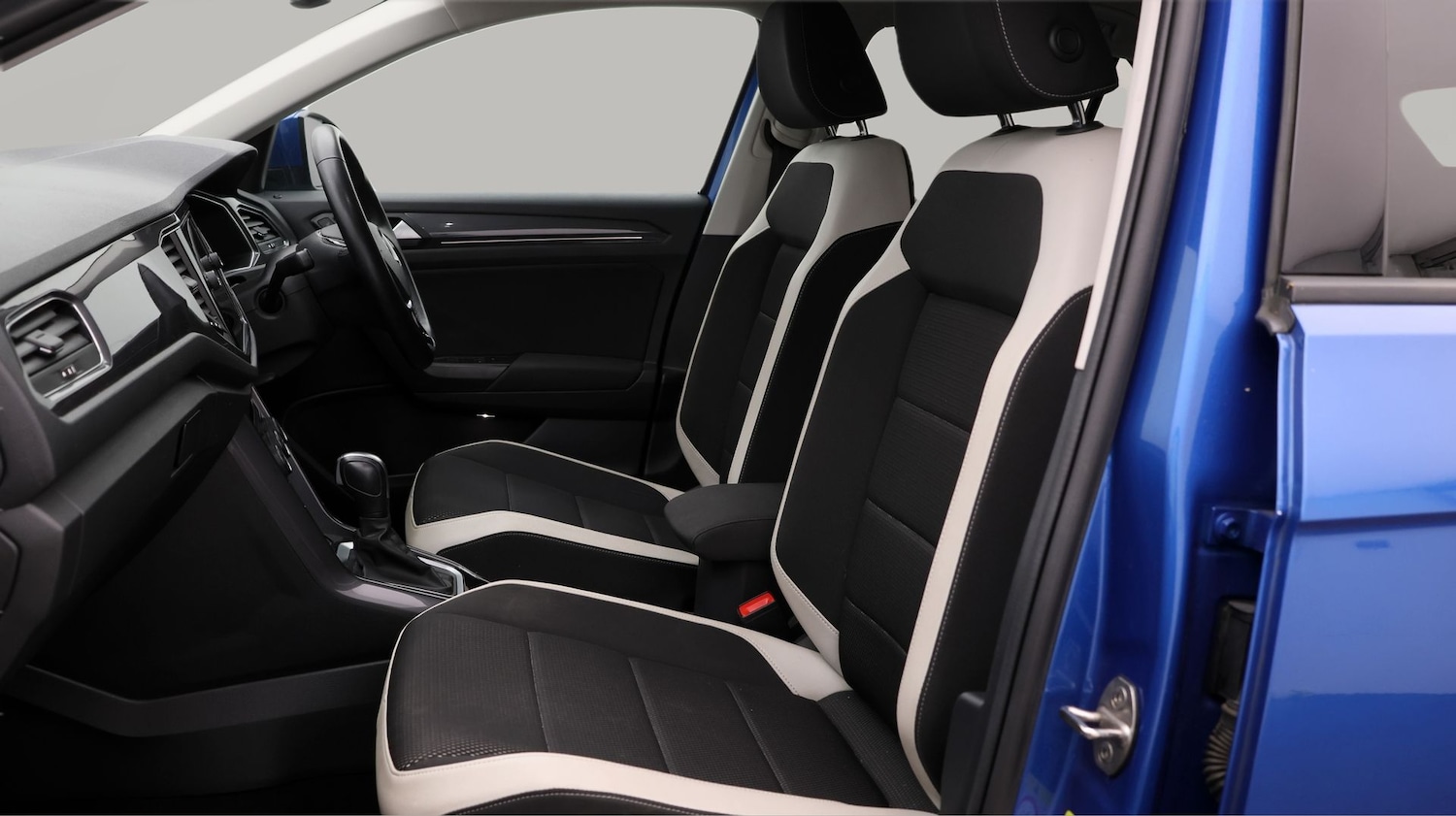 Used Volkswagen T-Roc 2021 for sale - 77541764: Photo 14