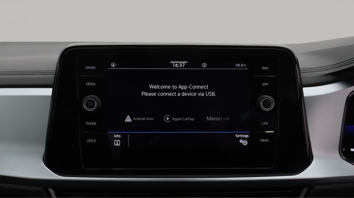 Used Volkswagen T-Roc 2023 for sale - 77475538: Photo 20