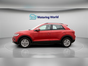 Used Volkswagen T-Roc 2023 for sale - 77475538: Photo