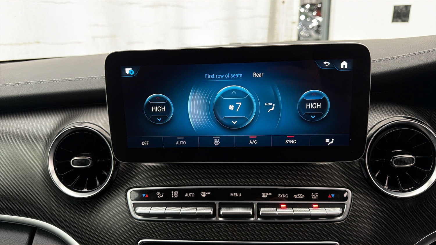 Used Mercedes-Benz V-Class 2023 for sale - 78031499: Photo 11