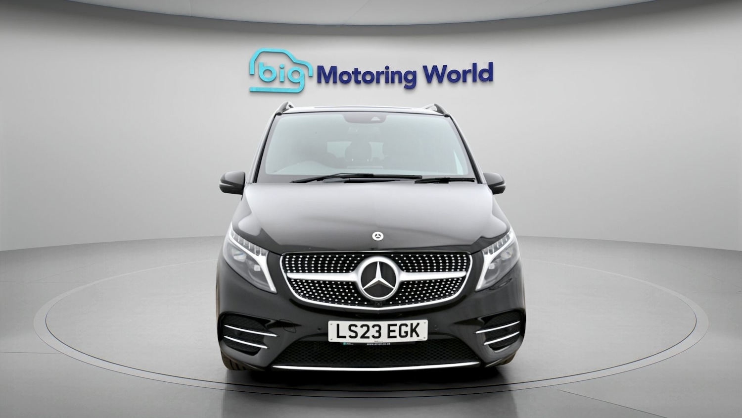 Used Mercedes-Benz V-Class 2023 for sale - 78031499: Photo 2