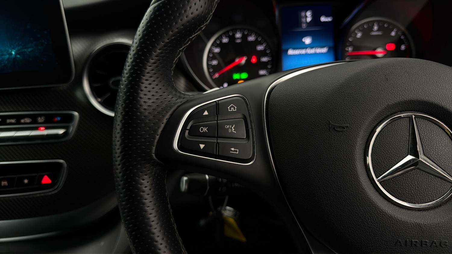 Used Mercedes-Benz V-Class 2023 for sale - 78031499: Photo 23