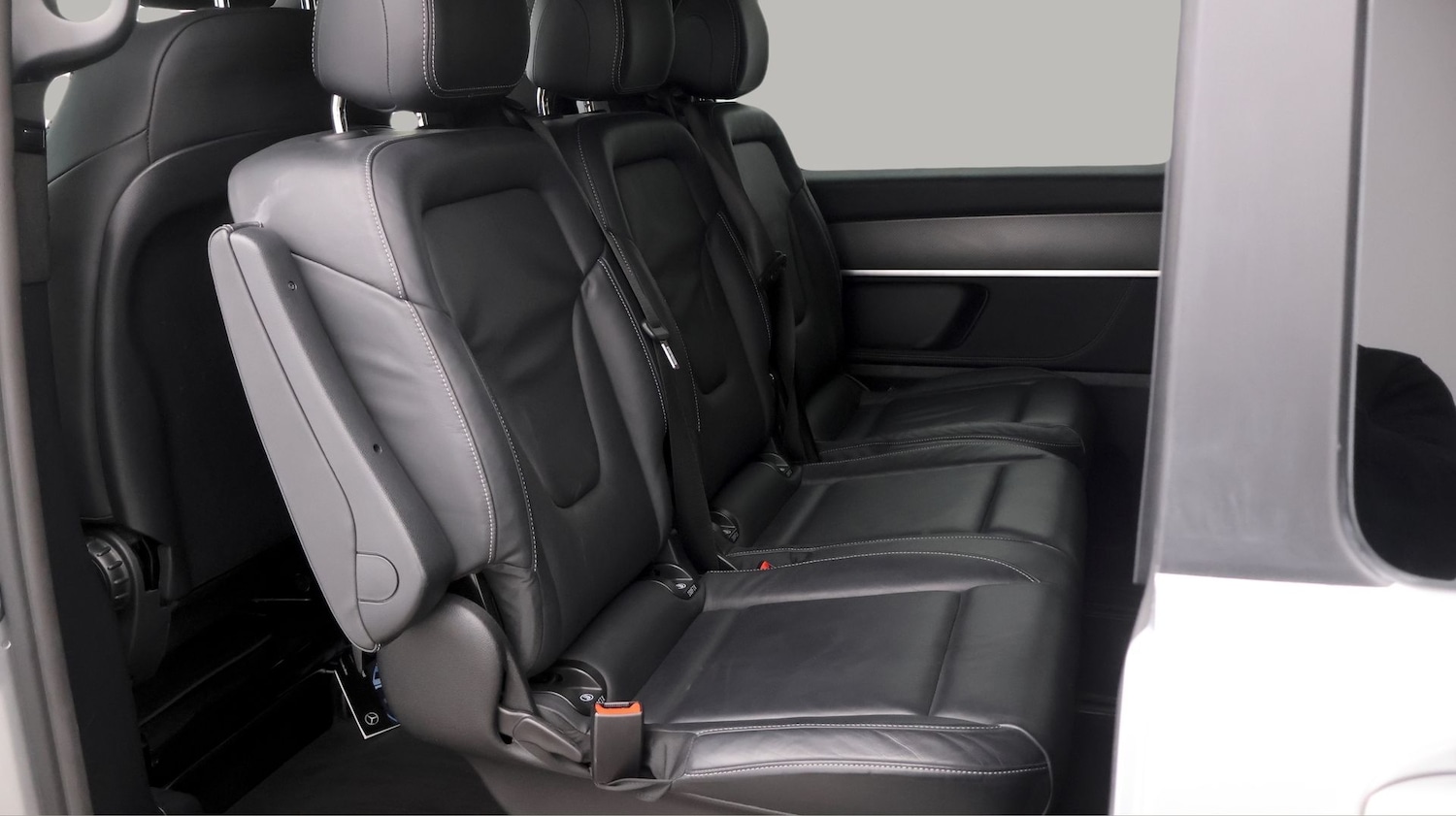 Used Mercedes-Benz V-Class 2023 for sale - 77403433: Photo 16