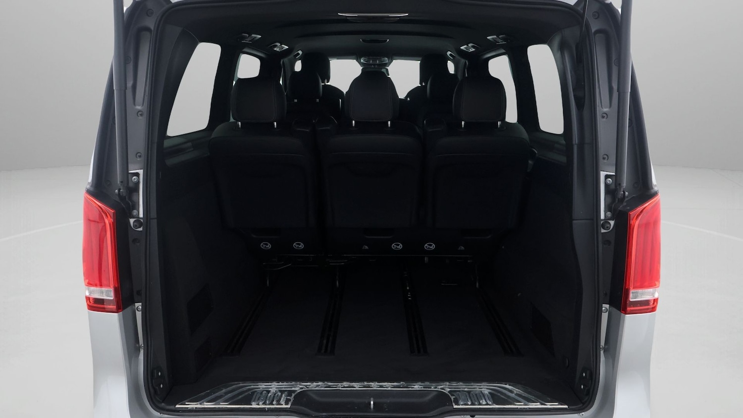 Used Mercedes-Benz V-Class 2023 for sale - 77403433: Photo 17