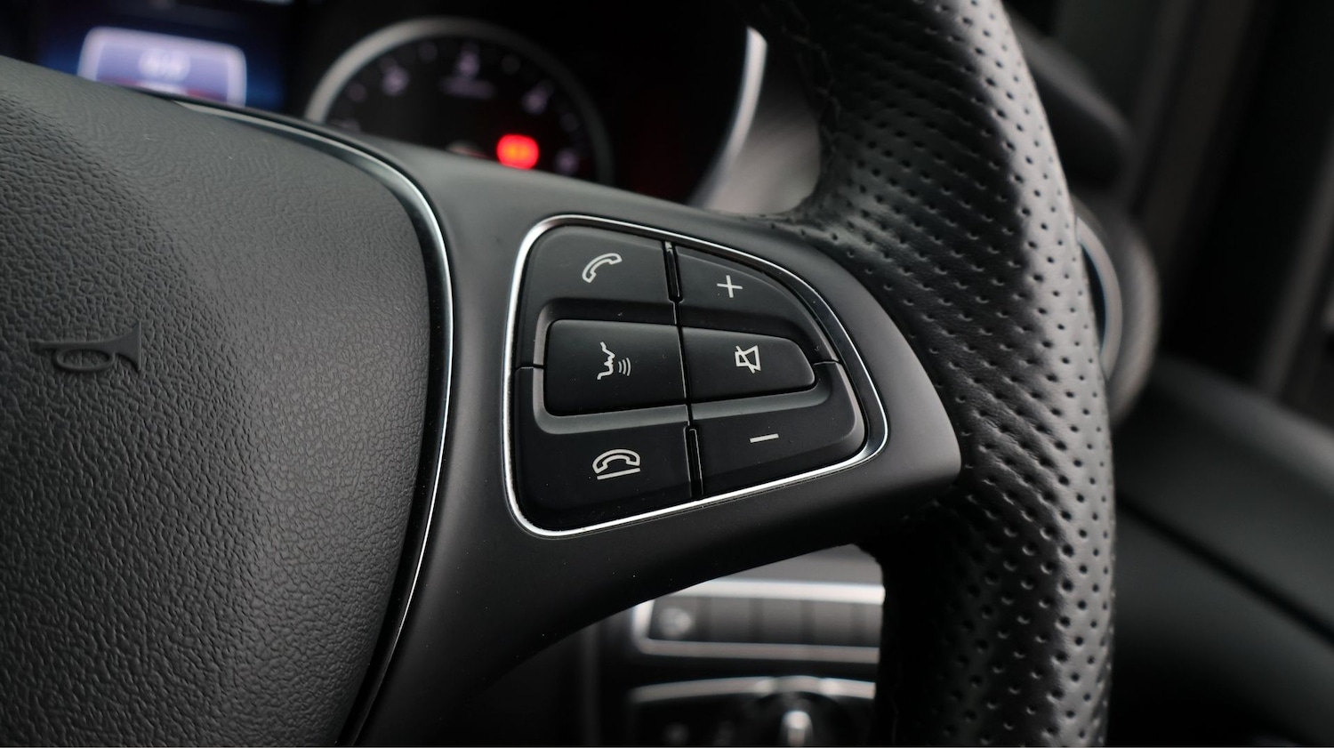 Used Mercedes-Benz V-Class 2023 for sale - 77403433: Photo 27