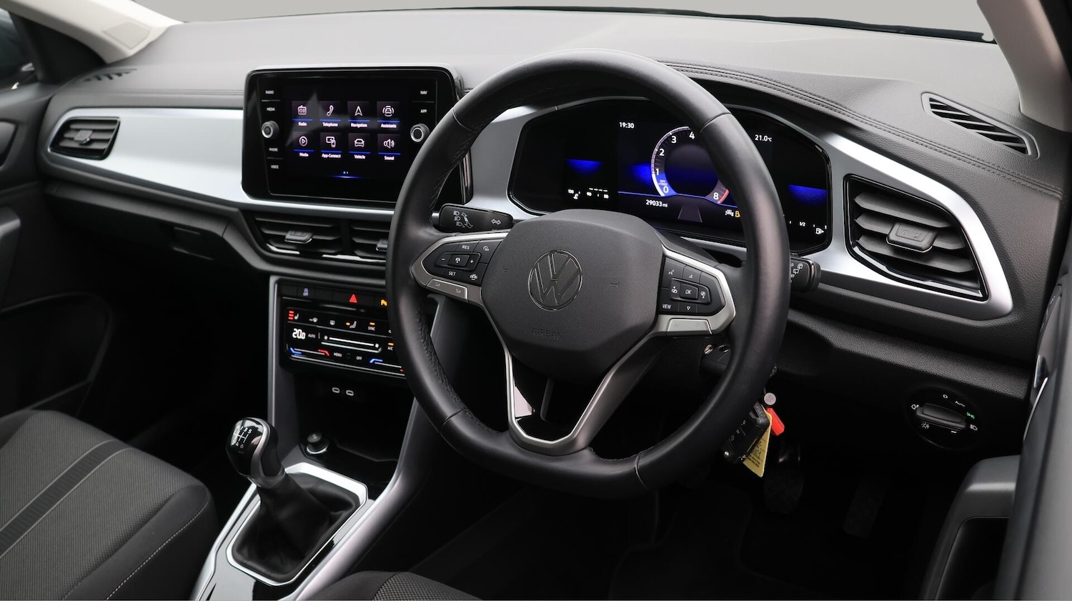 Used Volkswagen T-Roc 2023 for sale - 76433220: Photo 10