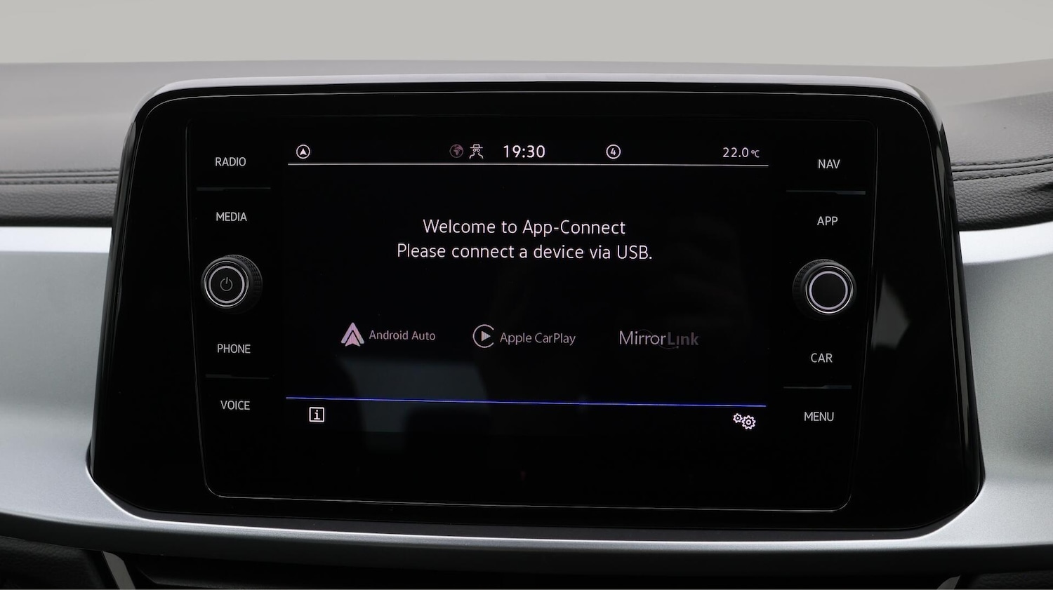 Used Volkswagen T-Roc 2023 for sale - 76433220: Photo 26