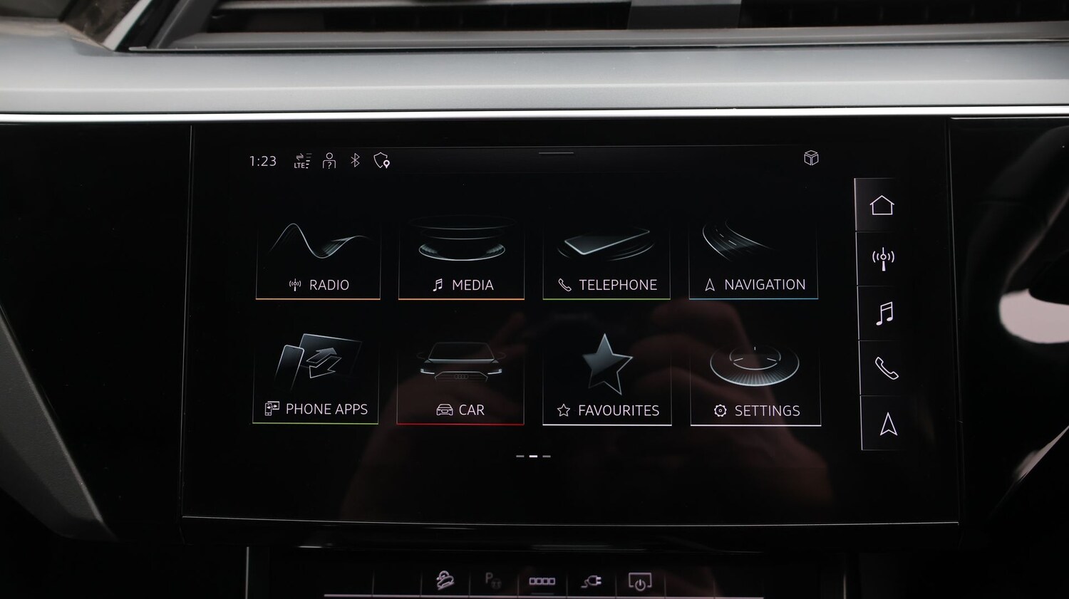 Used Audi e-tron 2022 for sale - 77298723: Photo 11