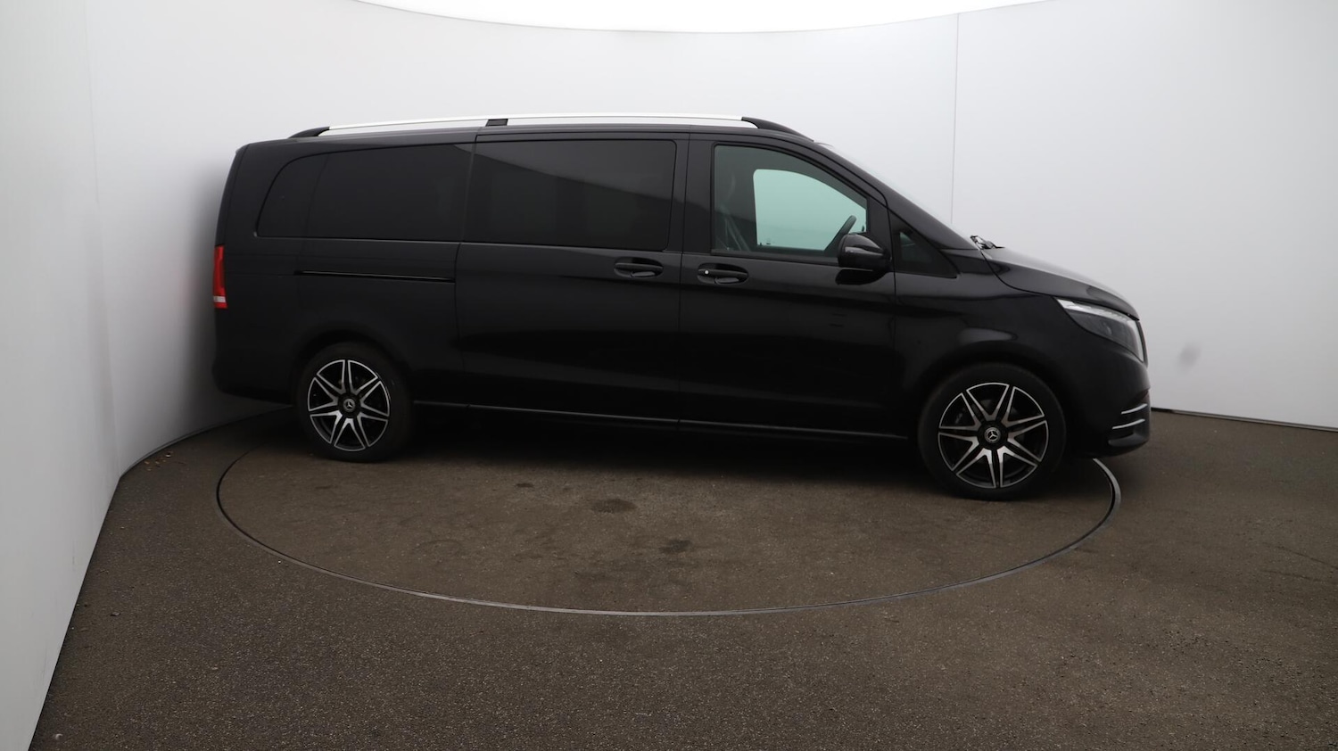 Used Mercedes-Benz V-Class 2023 for sale - 76484886: Photo 49