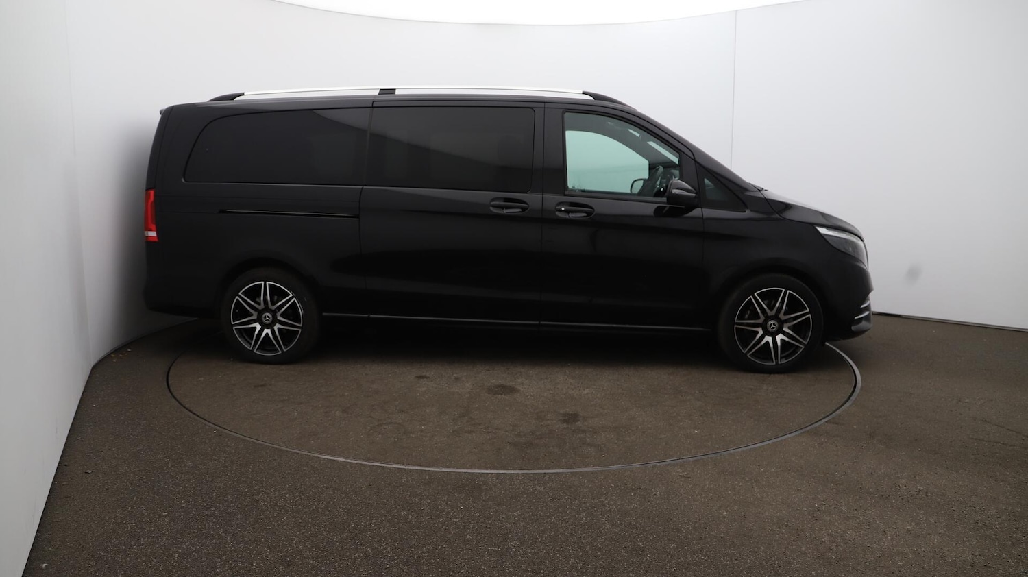 Used Mercedes-Benz V-Class 2023 for sale - 76484886: Photo 50