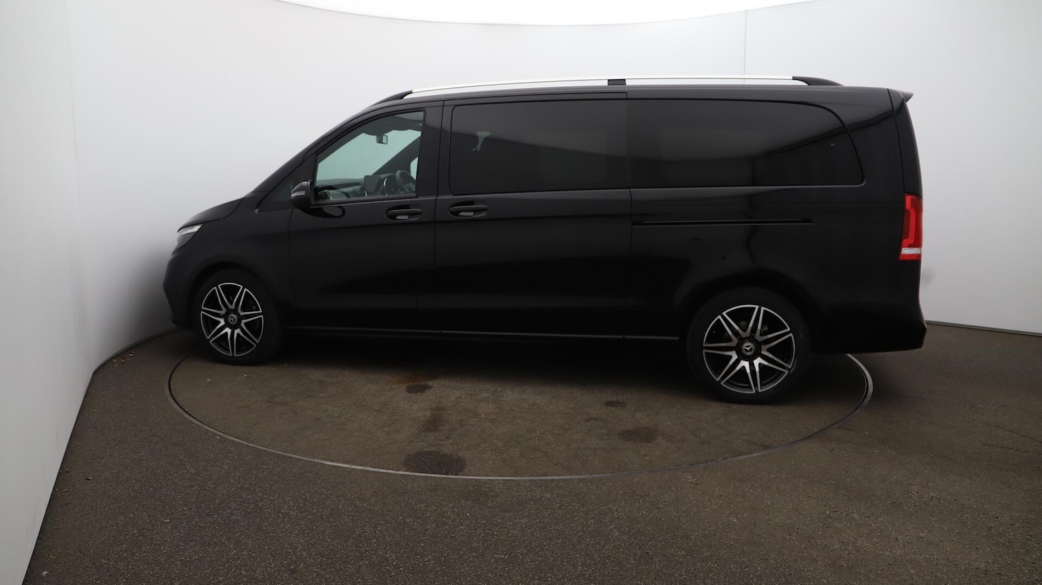 Used Mercedes-Benz V-Class 2023 for sale - 76484886: Photo 59