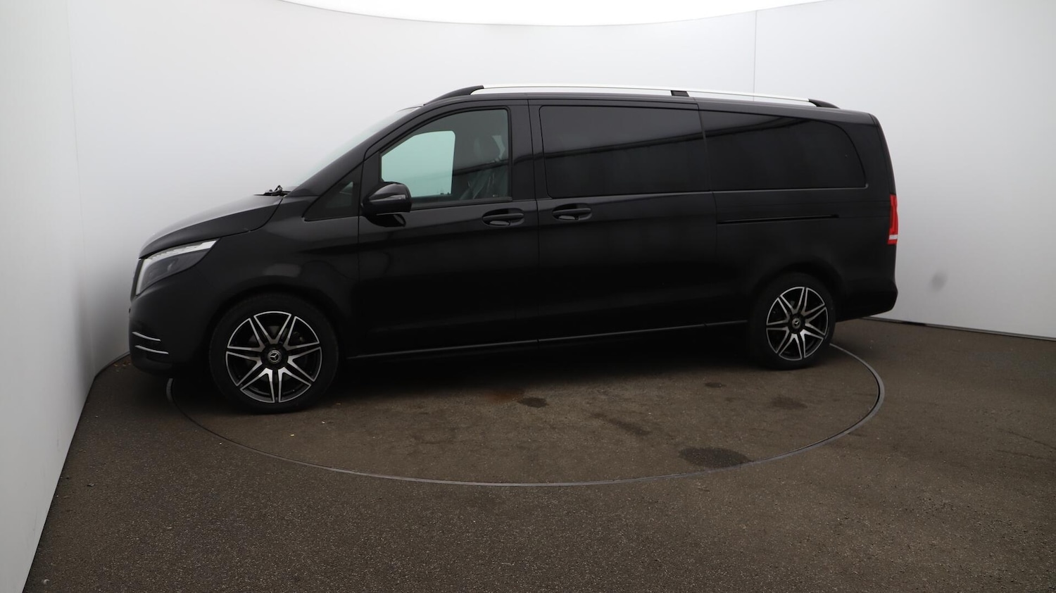 Used Mercedes-Benz V-Class 2023 for sale - 76484886: Photo 67