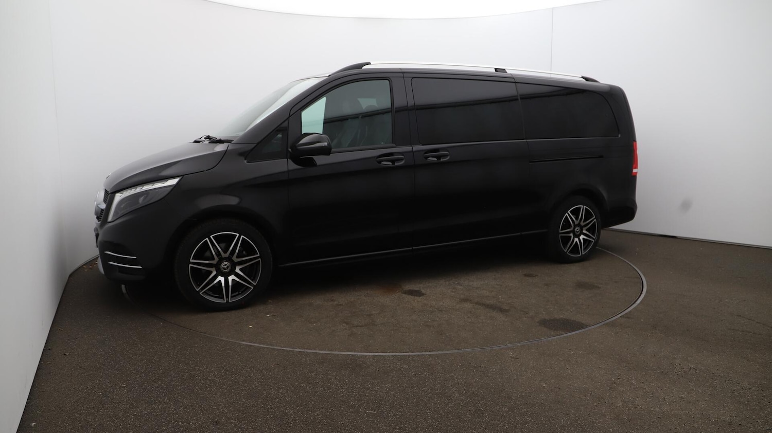 Used Mercedes-Benz V-Class 2023 for sale - 76484886: Photo 68