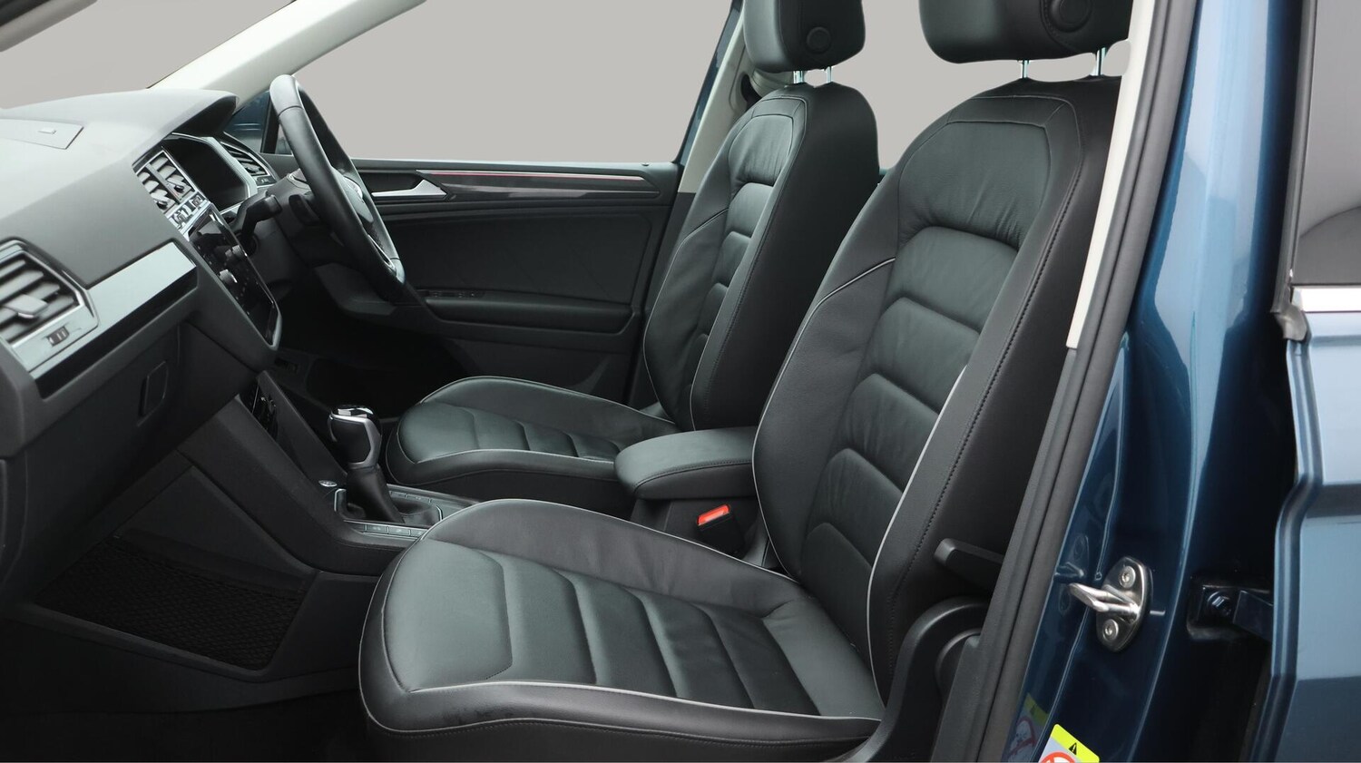 Used Volkswagen Tiguan 2021 for sale - 76151515: Photo 15