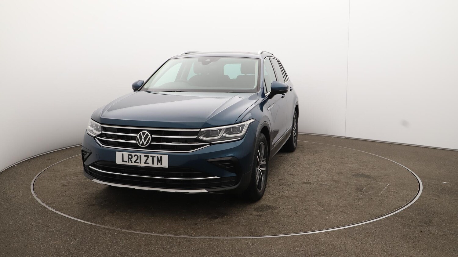 Used Volkswagen Tiguan 2021 for sale - 76151515: Photo 41
