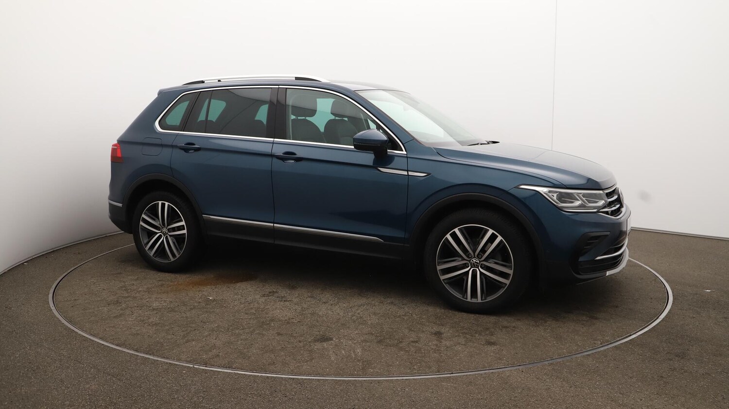 Used Volkswagen Tiguan 2021 for sale - 76151515: Photo 49