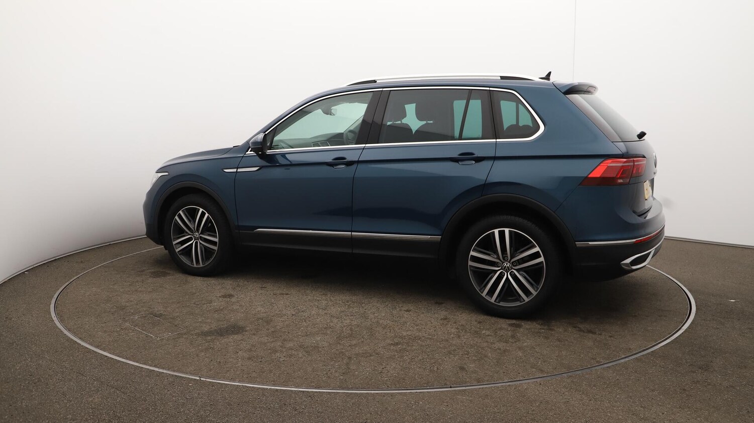 Used Volkswagen Tiguan 2021 for sale - 76151515: Photo 50