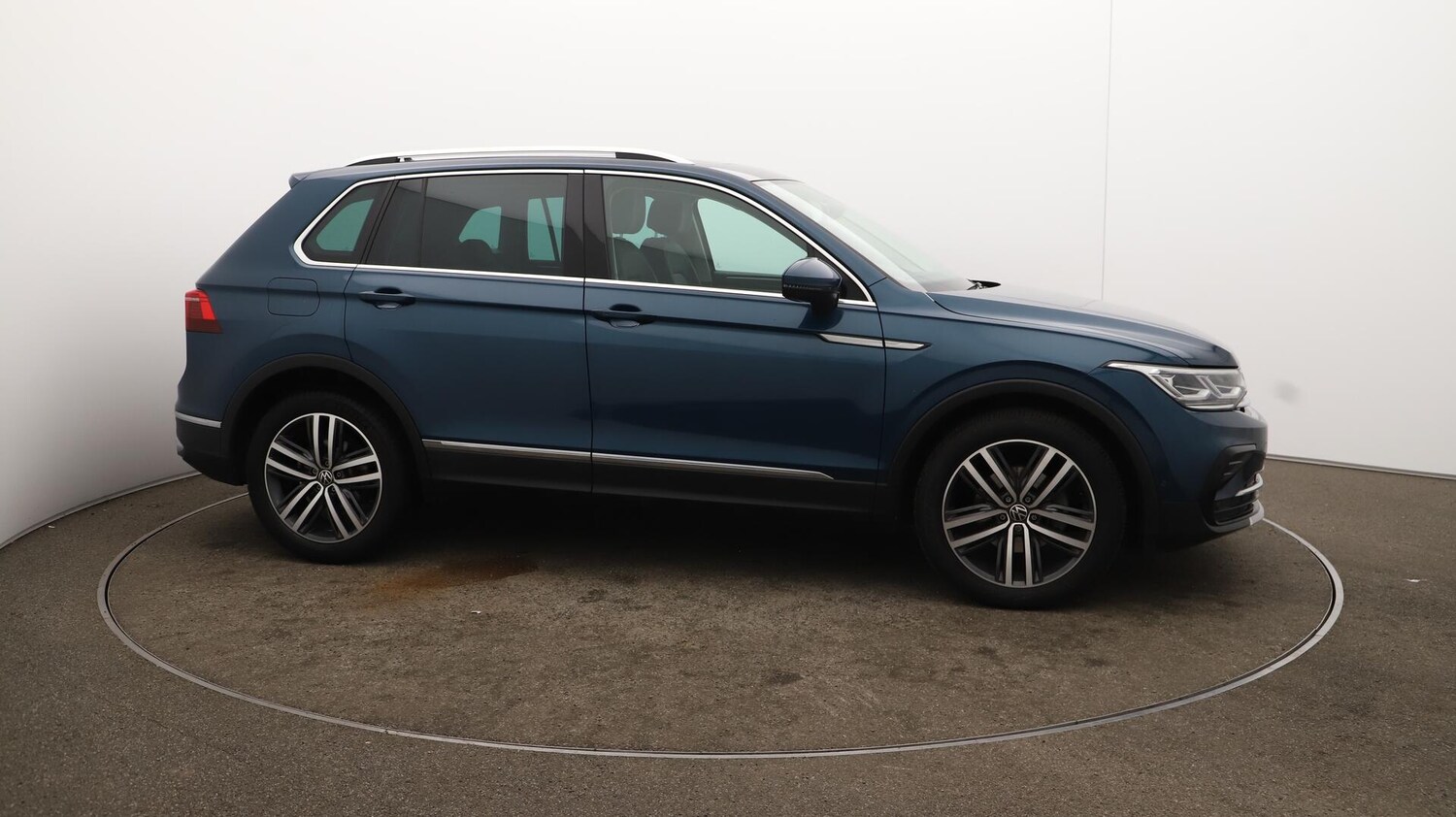 Used Volkswagen Tiguan 2021 for sale - 76151515: Photo 51