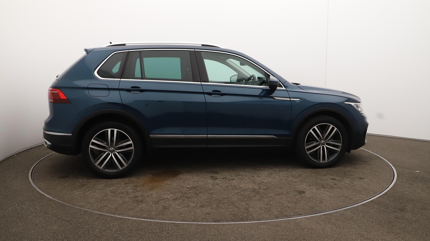 Used Volkswagen Tiguan 2021 for sale - 76151515: Photo 53