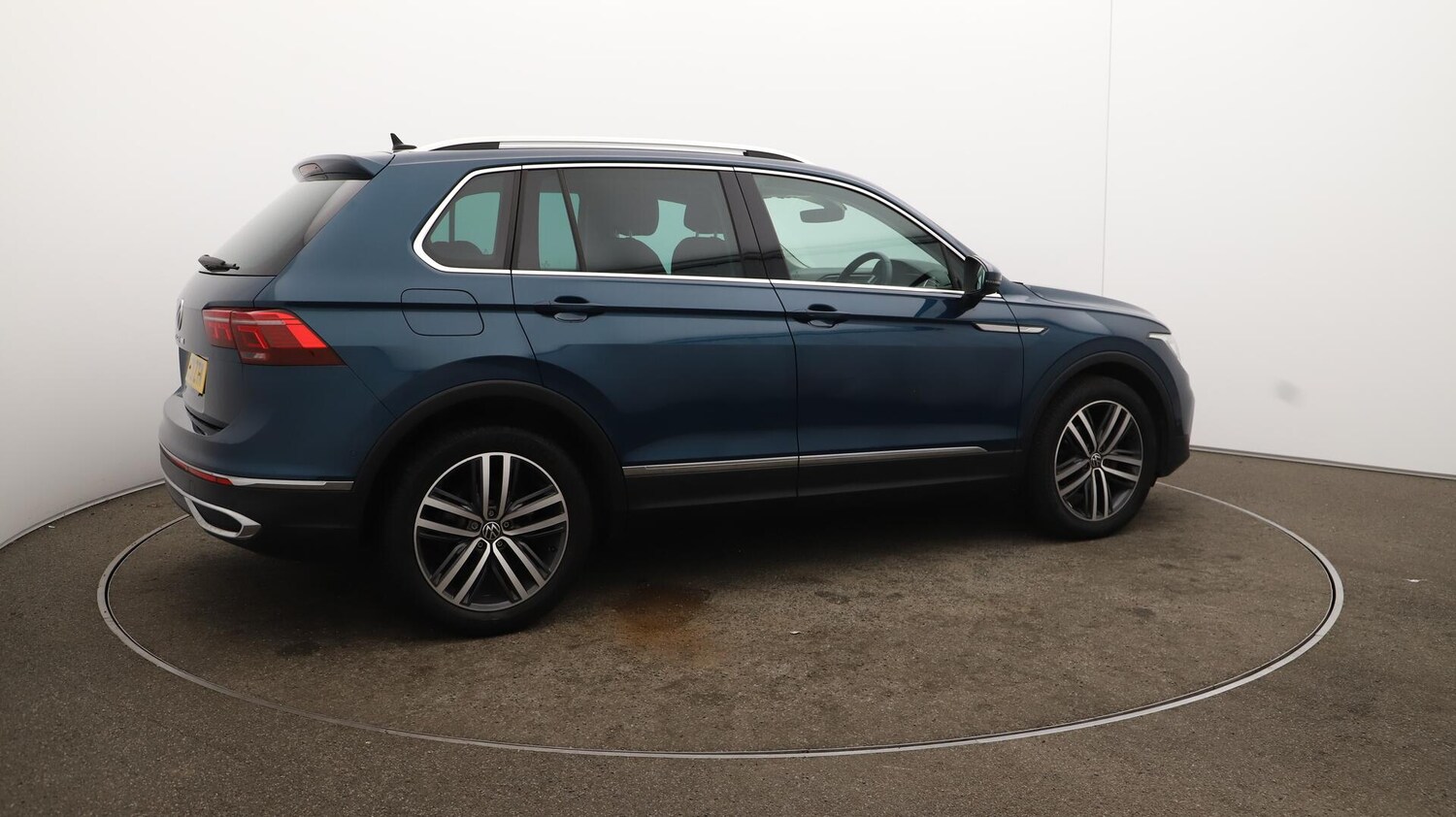 Used Volkswagen Tiguan 2021 for sale - 76151515: Photo 55