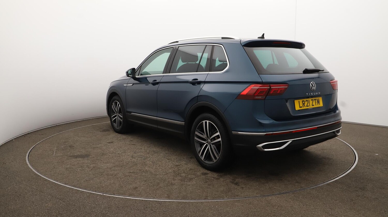 Used Volkswagen Tiguan 2021 for sale - 76151515: Photo 65