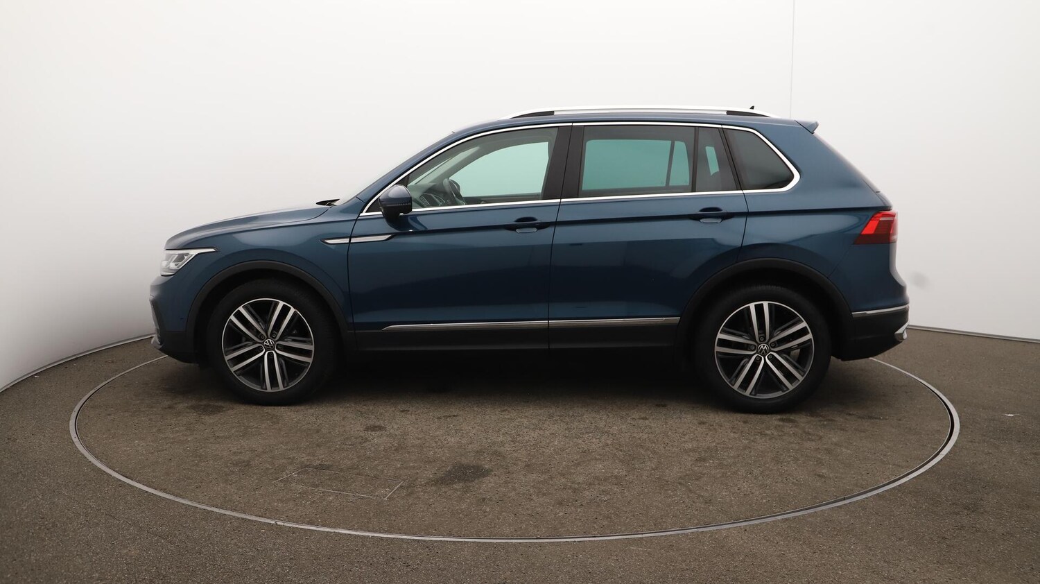 Used Volkswagen Tiguan 2021 for sale - 76151515: Photo 67