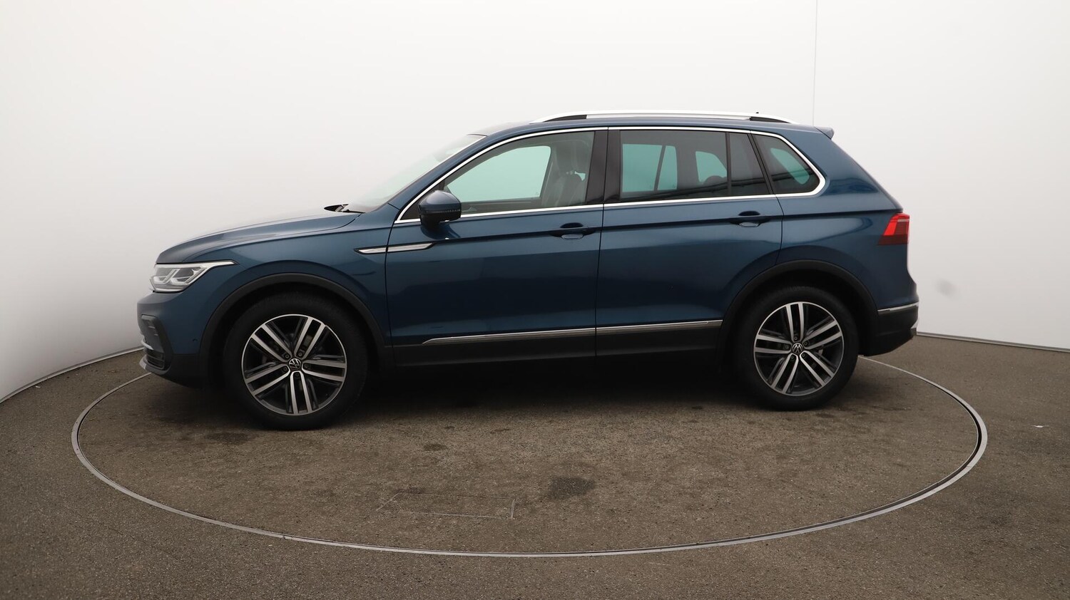 Used Volkswagen Tiguan 2021 for sale - 76151515: Photo 68