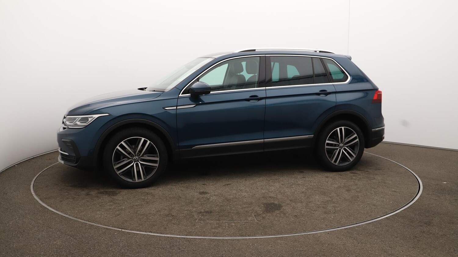 Used Volkswagen Tiguan 2021 for sale - 76151515: Photo 69