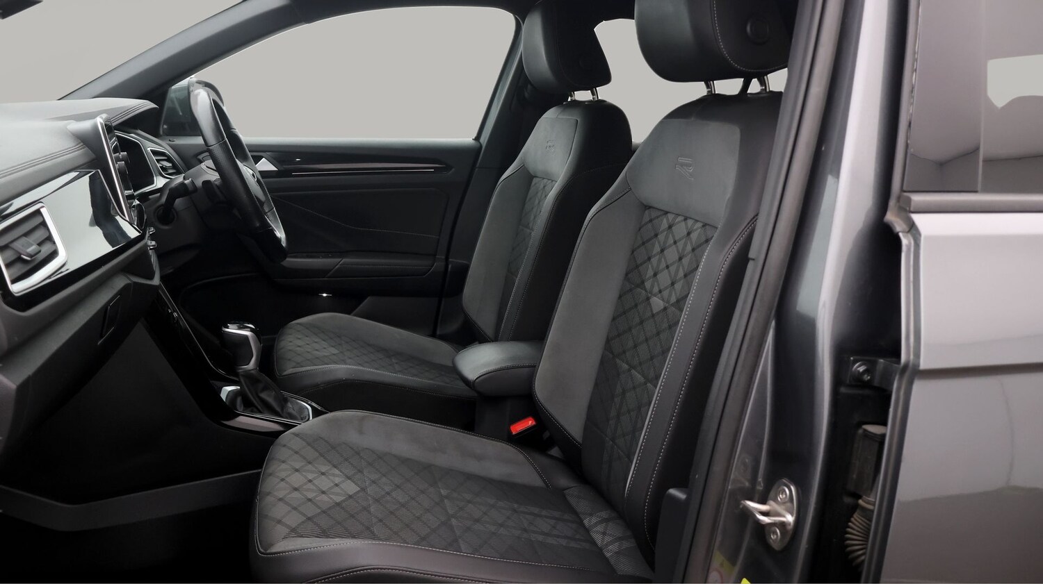 Used Volkswagen T-Roc 2022 for sale - 77505559: Photo 14