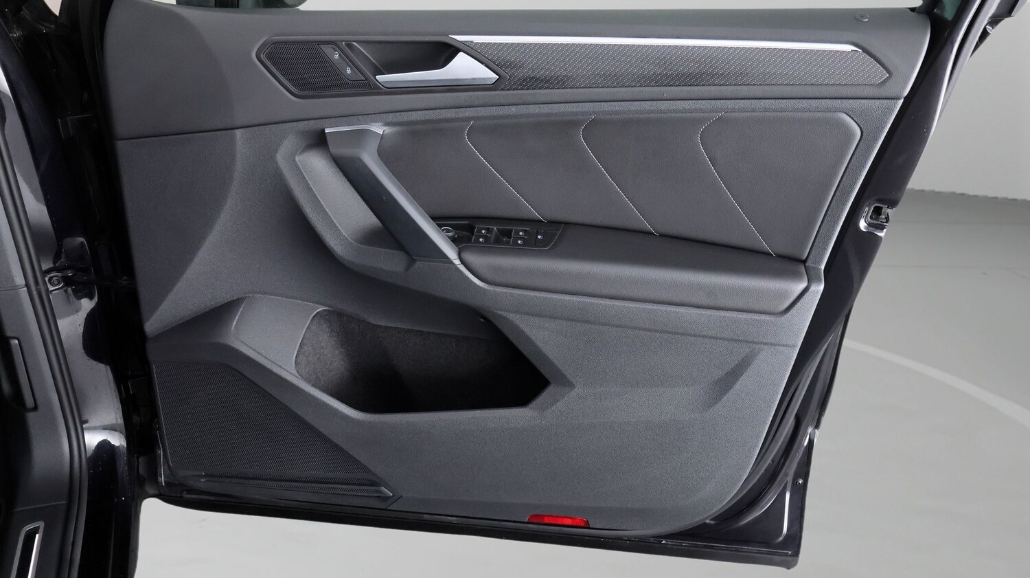 Used Volkswagen Tiguan 2023 for sale - 77761673: Photo 15