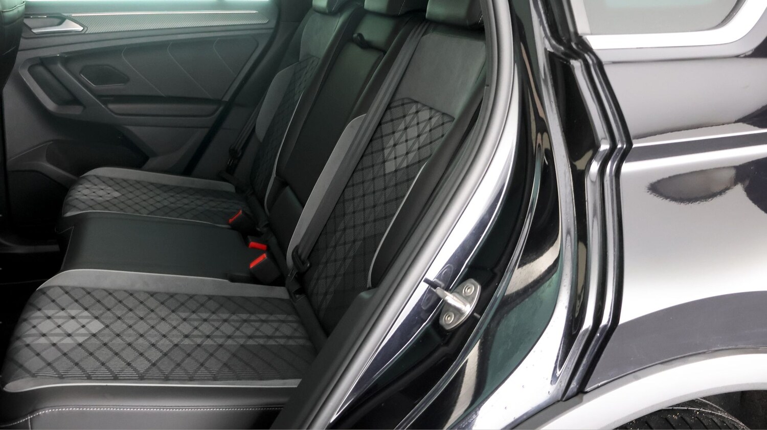 Used Volkswagen Tiguan 2023 for sale - 77761673: Photo 16