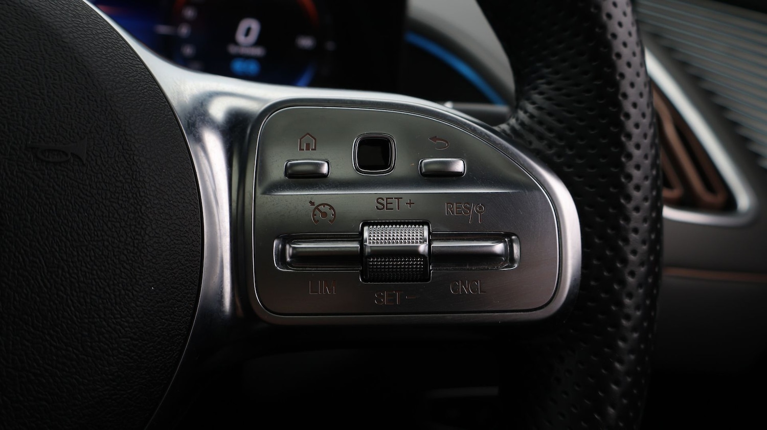 Used Mercedes-Benz EQC 2022 for sale - 77381157: Photo 29