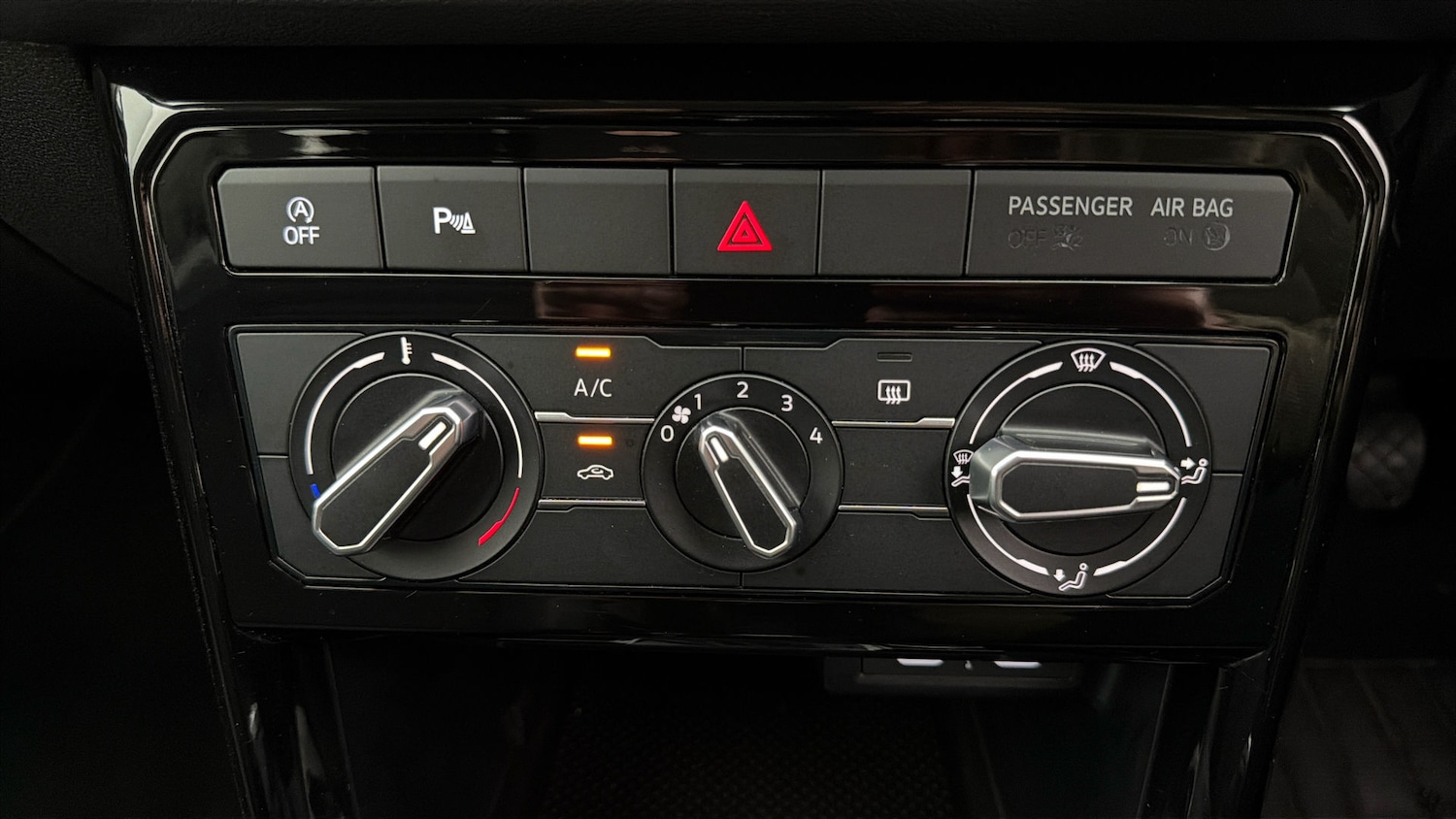 Used Volkswagen T-Cross 2023 for sale - 78176677: Photo 11