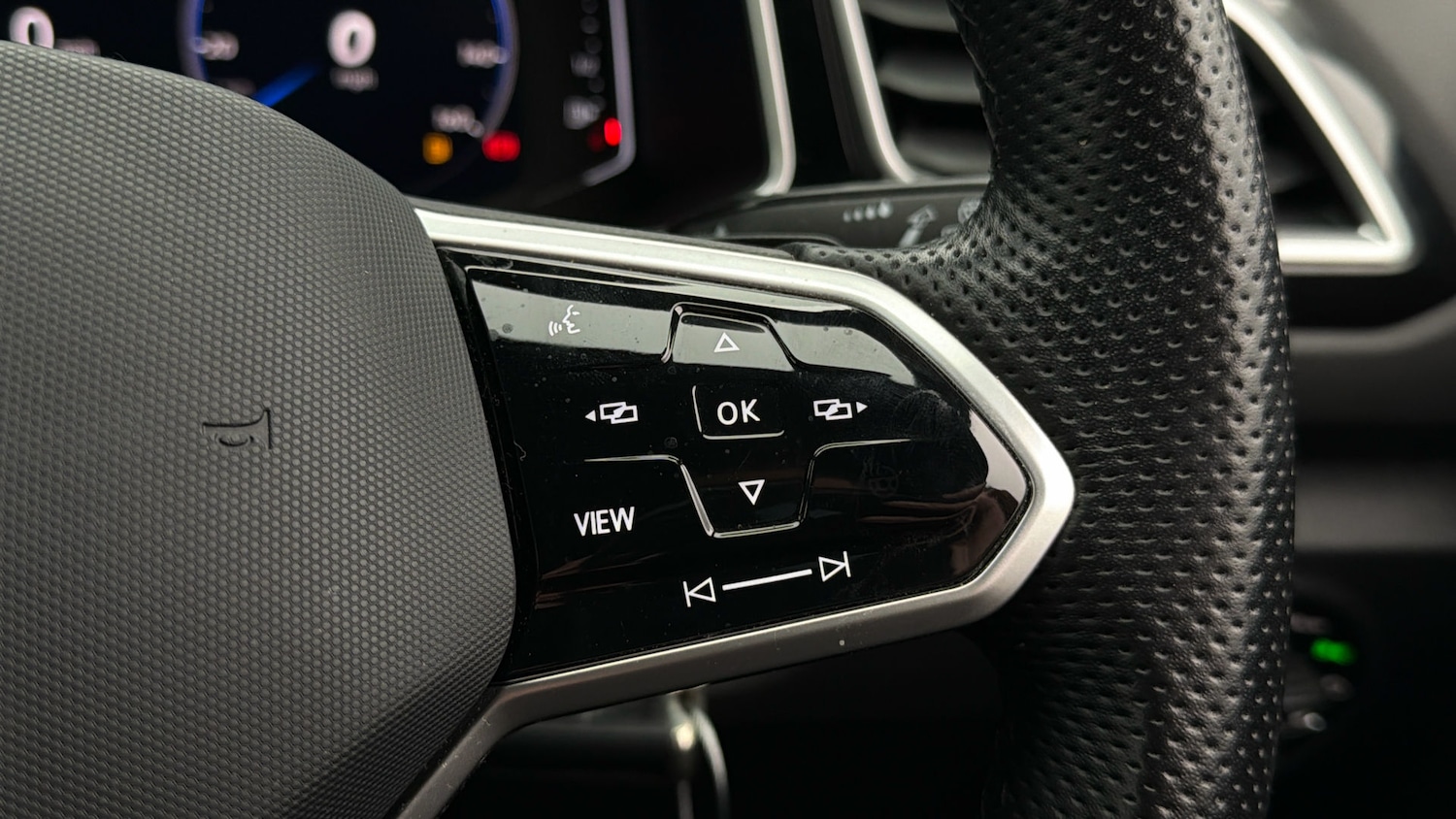 Used Volkswagen T-Roc 2022 for sale - 78163726: Photo 24