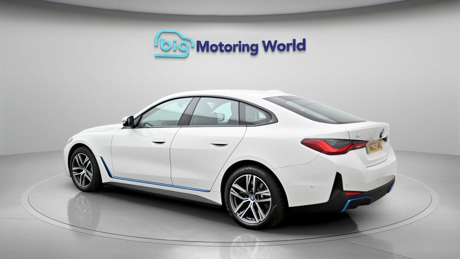 Used BMW i4 2023 for sale - 78067951: Photo 2