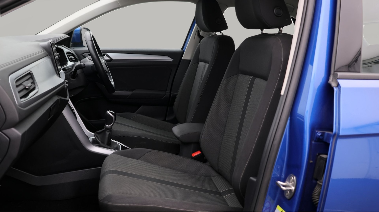 Used Volkswagen T-Roc 2022 for sale - 77662651: Photo 14