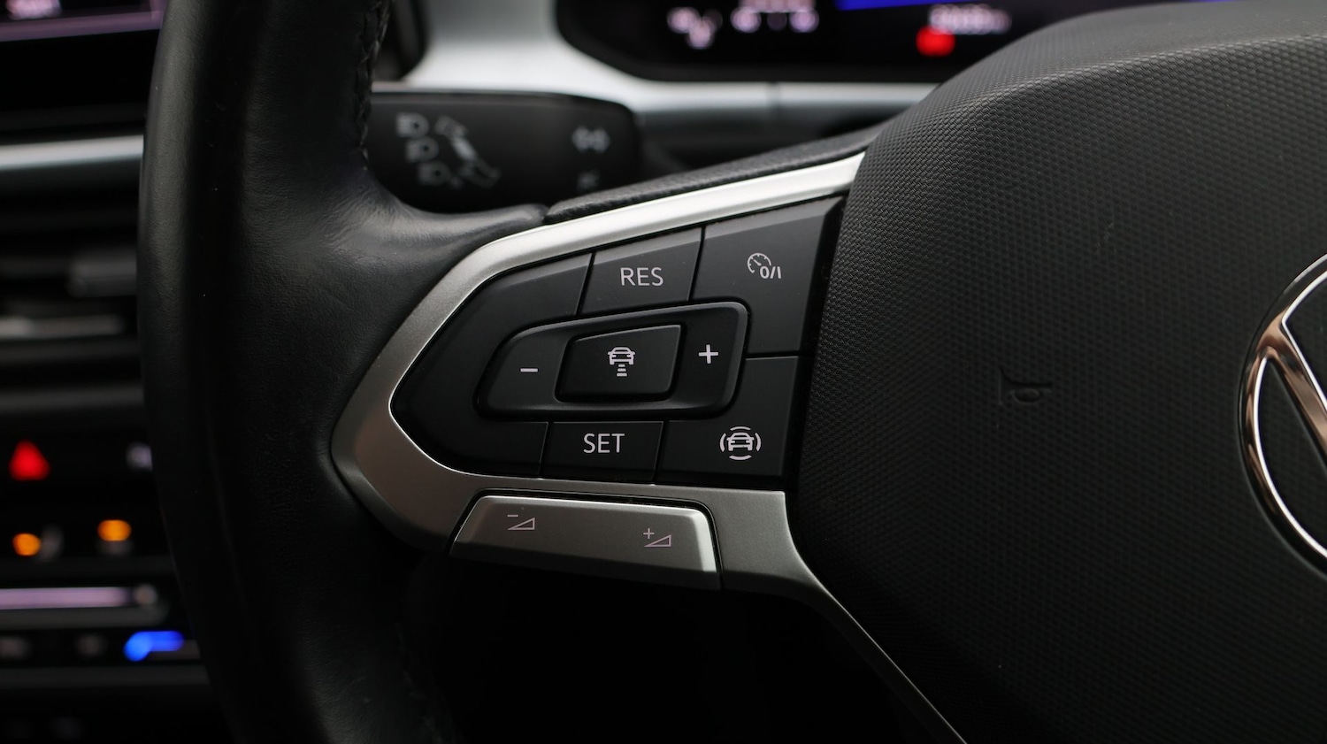 Used Volkswagen T-Roc 2022 for sale - 77662651: Photo 22