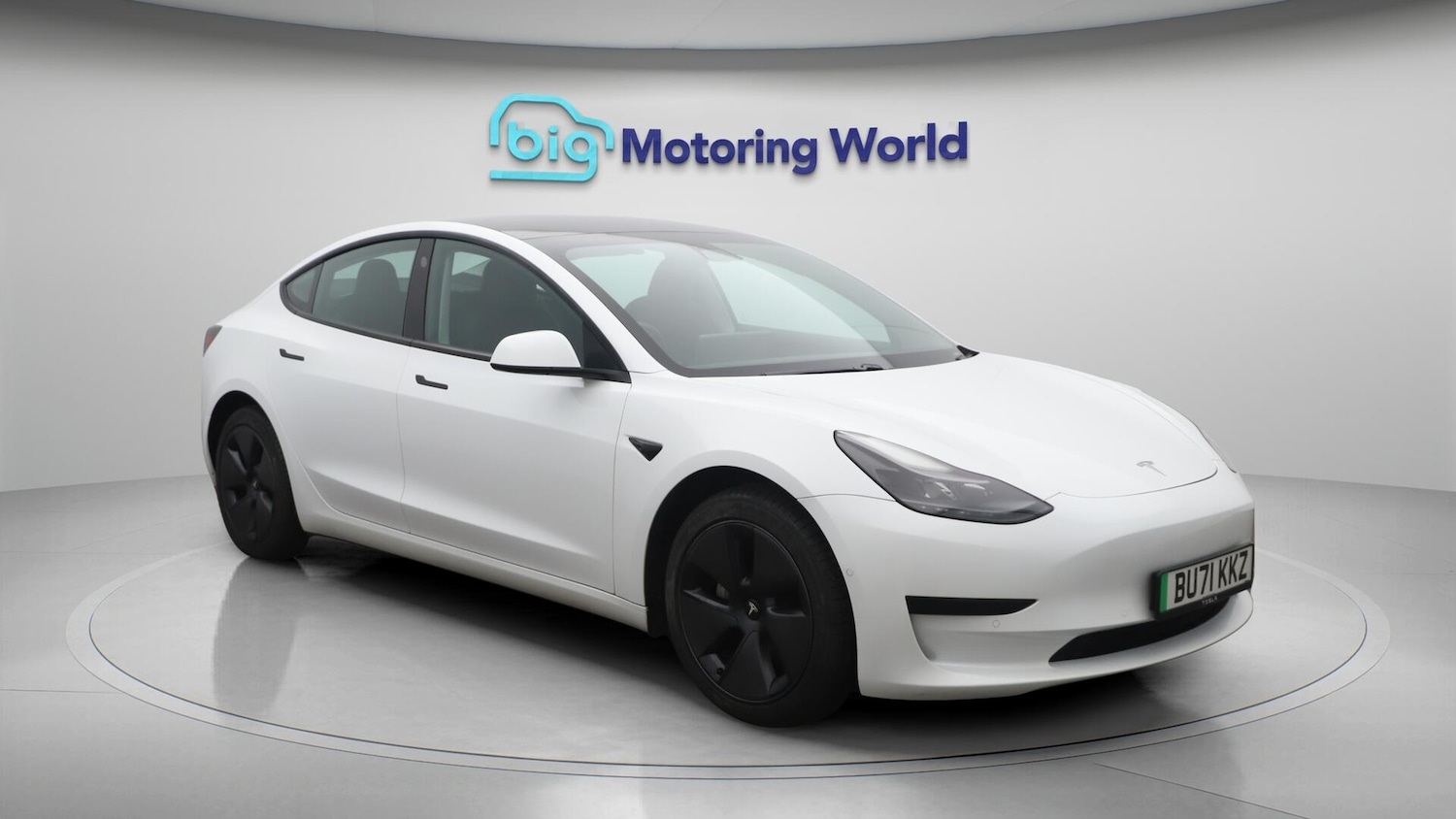 Used Tesla Model 3 2021 for sale - 76189995: Photo 2
